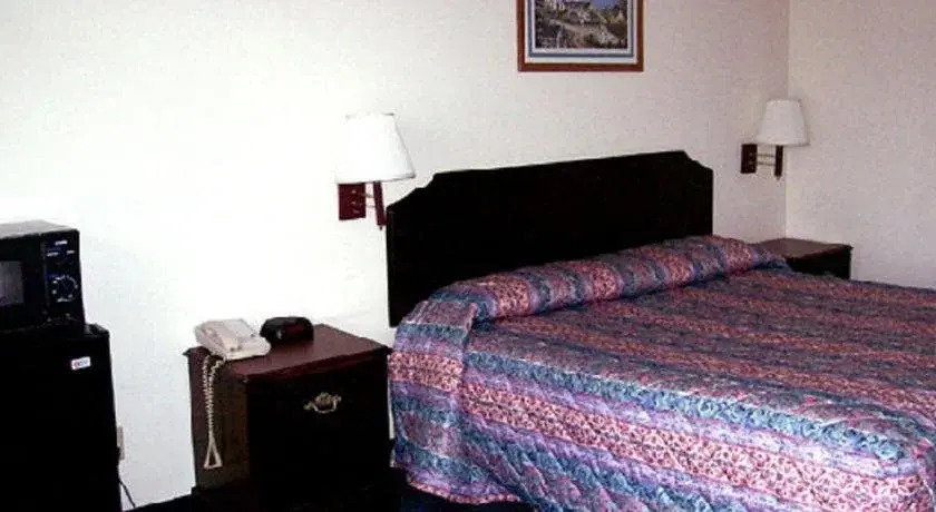 American Inn and Suites White Hall