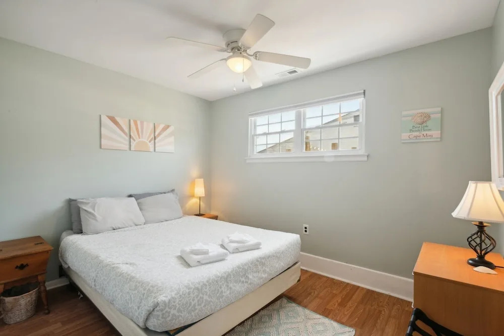 2BR Cape May Retreat - Yard, Beach & Parking
