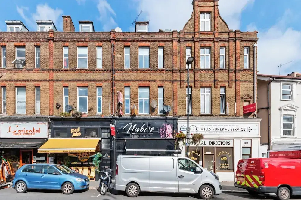 City Apartment - Sleeps 4 & Free Parking