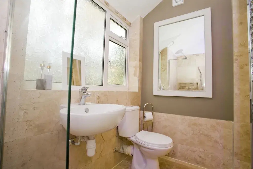 Gardens View - Large 2 Bedroom Apartment