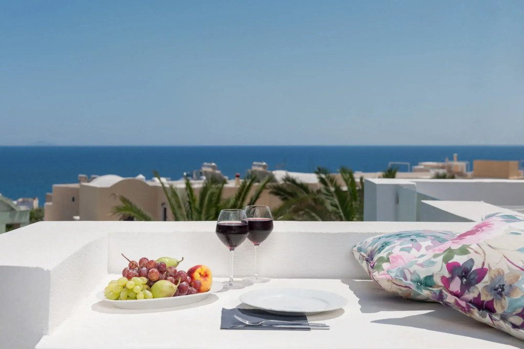 MAR n MAR CROWN HOTEL-SUITES