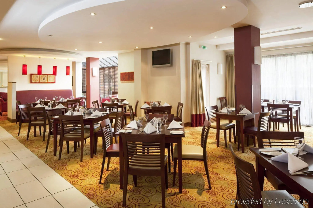 Holiday Inn Northampton by IHG