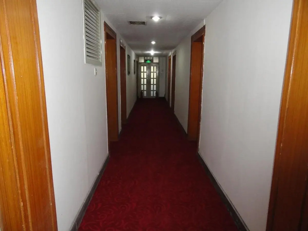 Beijing Caoyuan Hotel (Yonghegong Guijie store)