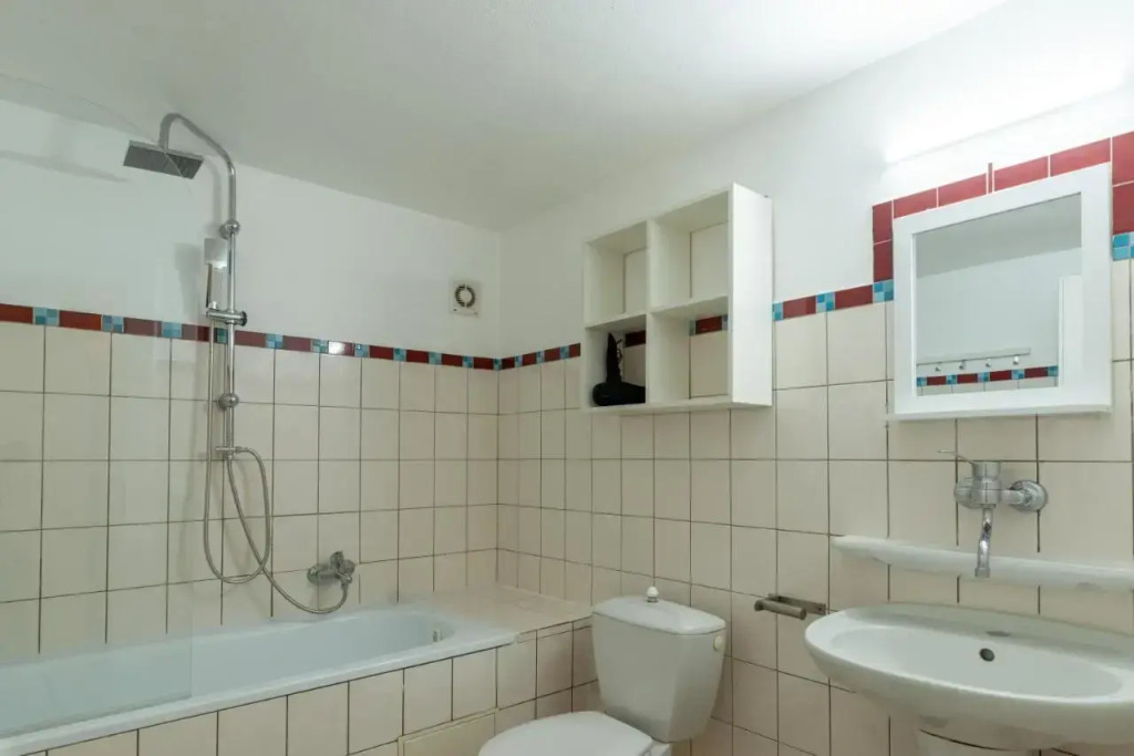 Alpine Hostel A12