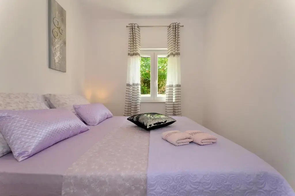 Apartment with a sea view terrace, Čiovo near Trogir
