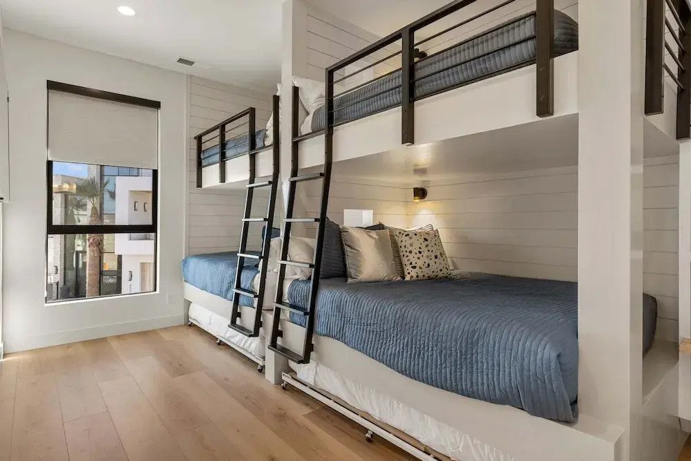 Pickleball Penthouse 10 Bedroom Home