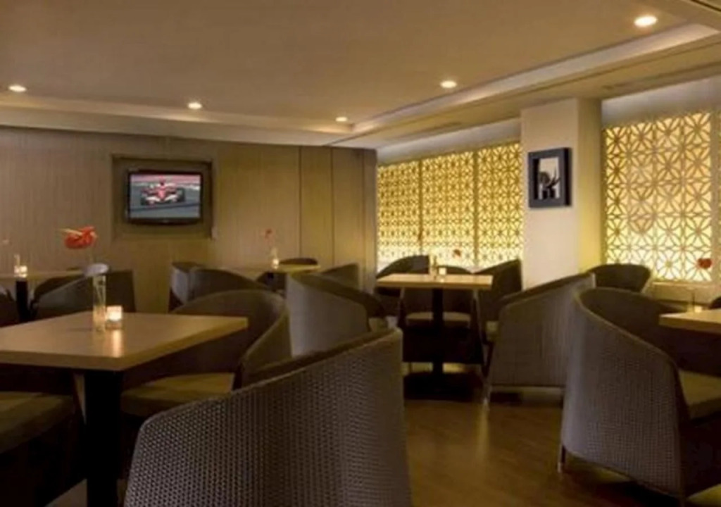 Hotel Santika Pandegiling - Surabaya