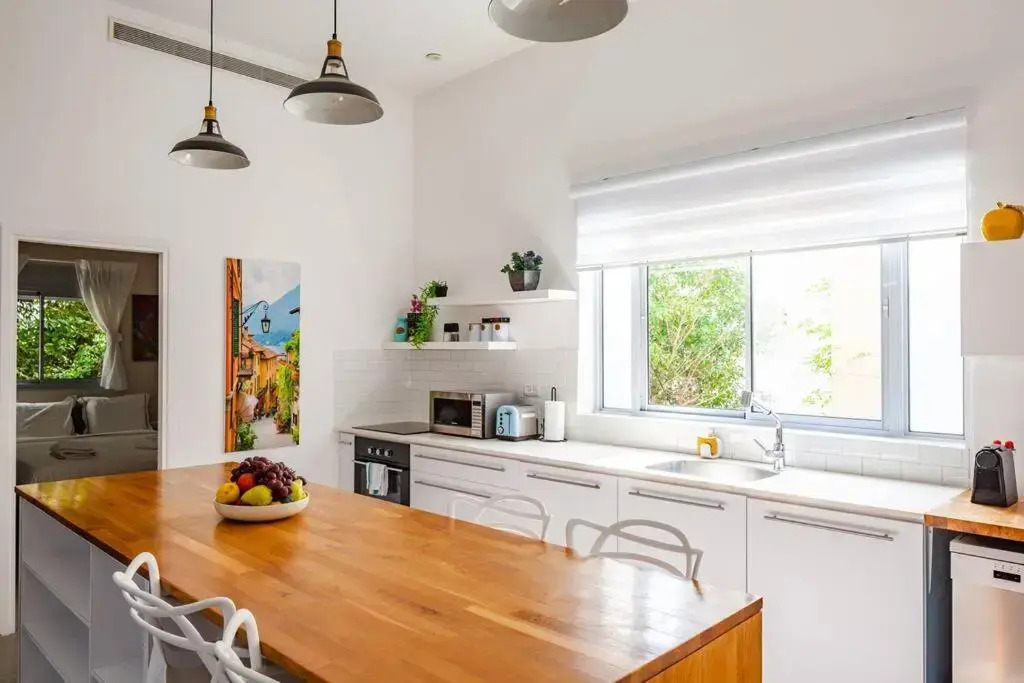 Beautifully Renovated 2BR with Balcony Beachfront*