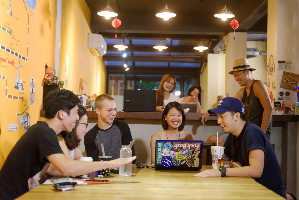 Flip Flop Hostel - Main Station