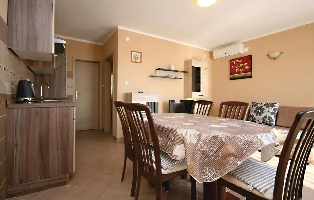 Stunning Apartment in Zatoglav With 1 Bedrooms and Wifi