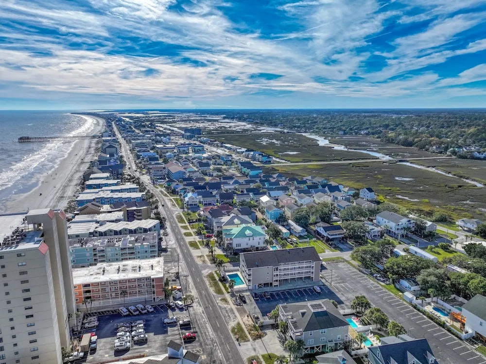 0412 Waters Edge Resort 3 Bedroom Condo by RedAwning