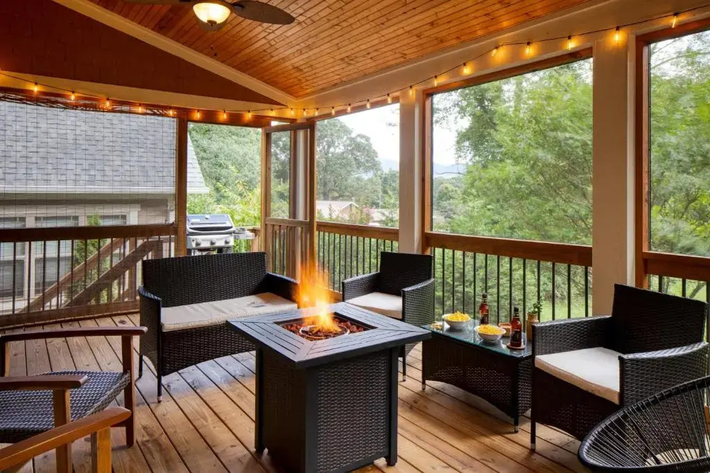 Covered Deck + Firepit Black Mountain Retreat Sweetgum by Avantstay
