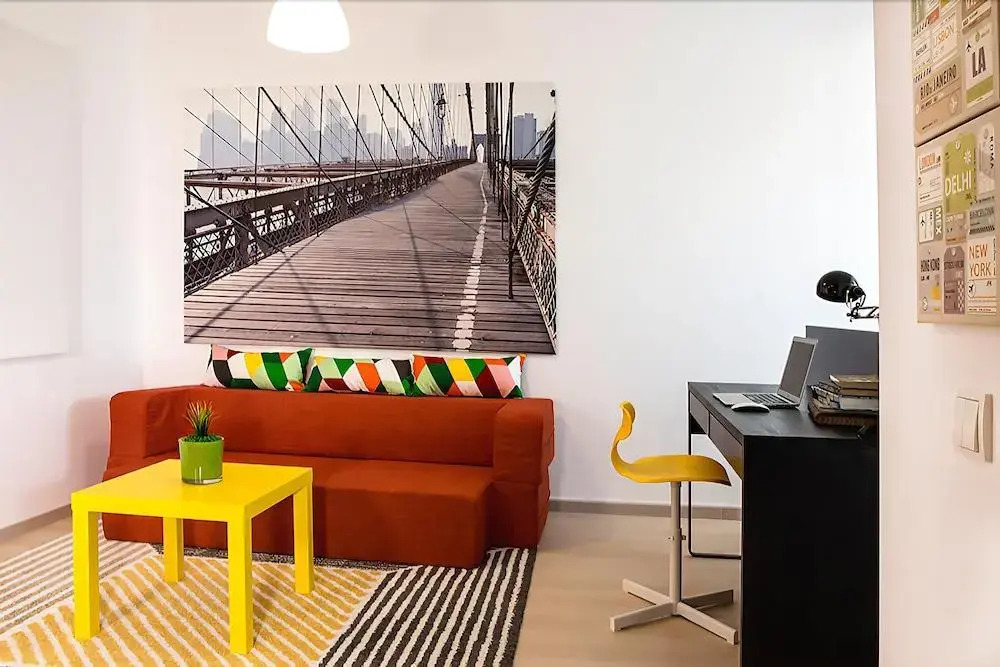 Studio R by MRG Apartments
