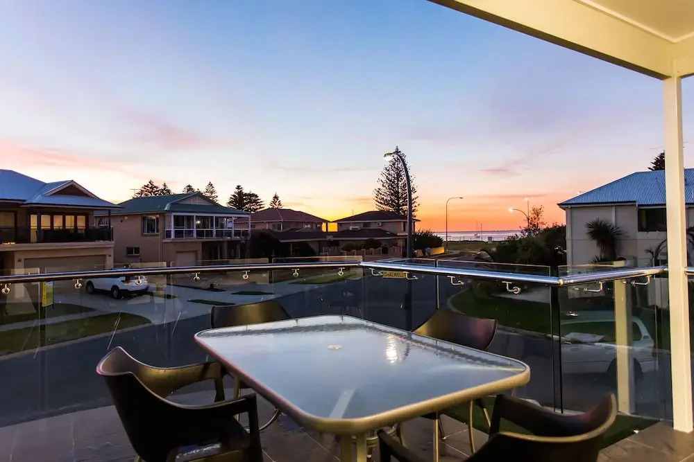 Reflections By Rockingham Apartments