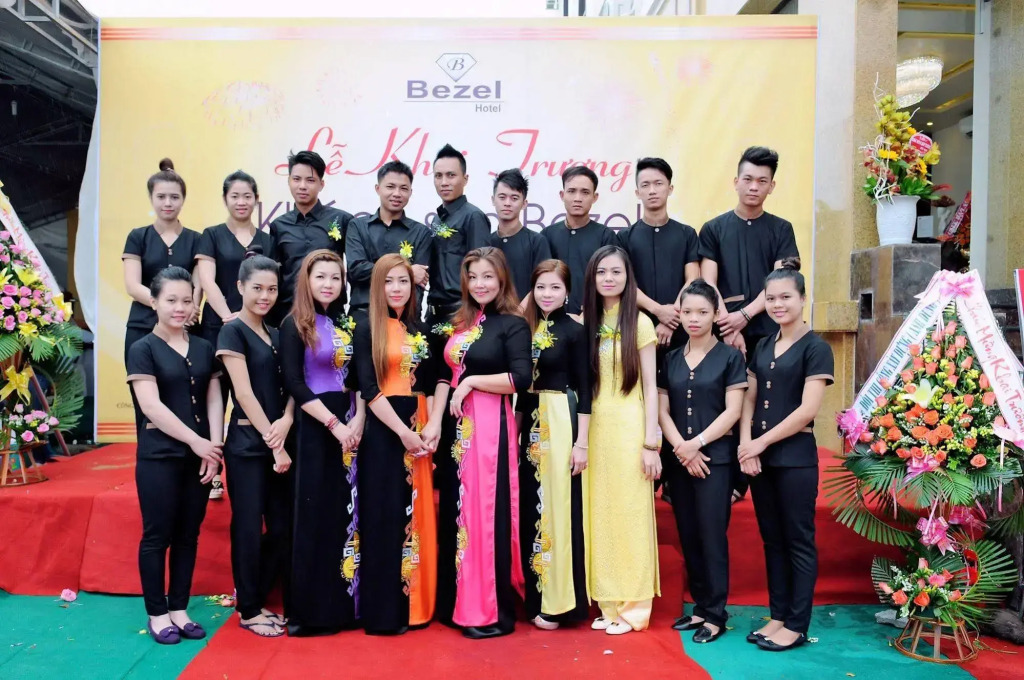 Bezel Hotel