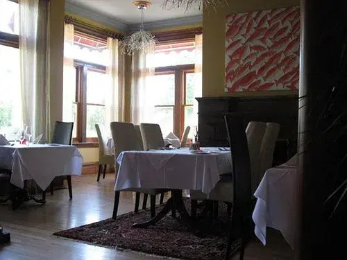 Maison Tait House