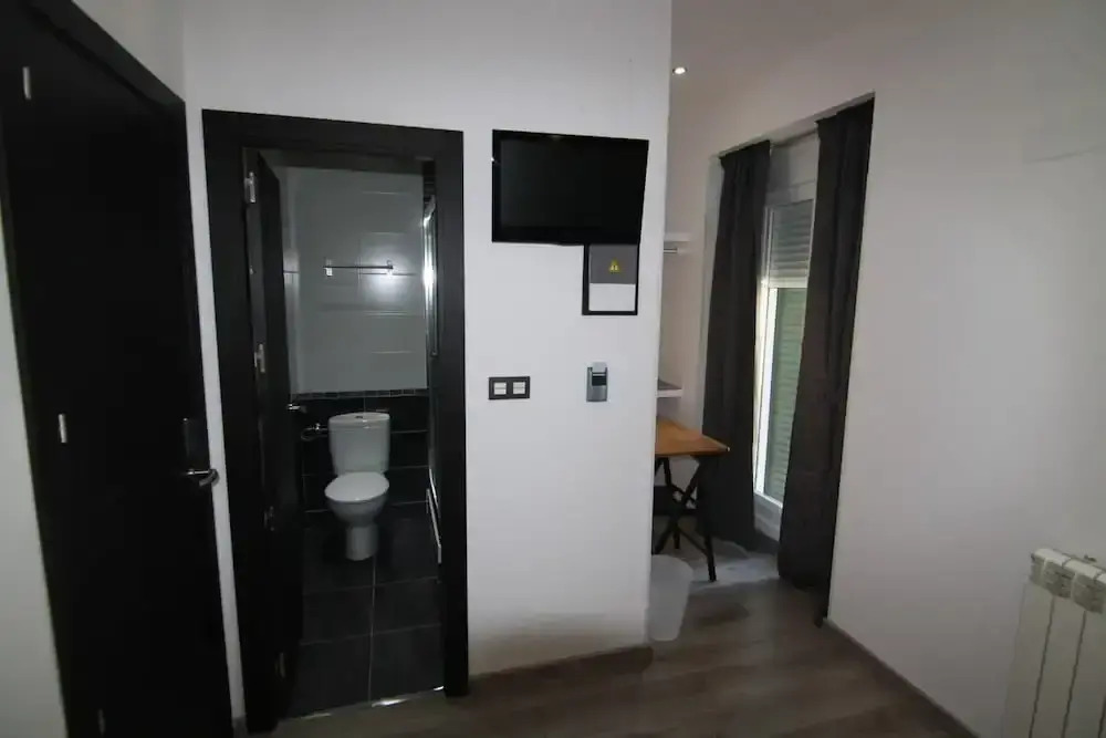 Hostal MH Fuencarral