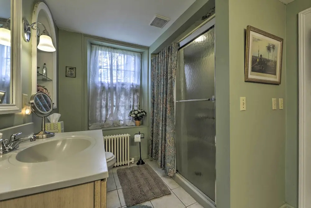 Elegant Norwich House w/ Billiards Room & Ballroom