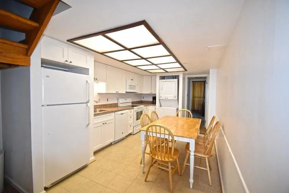 Century I 702 By Redawning