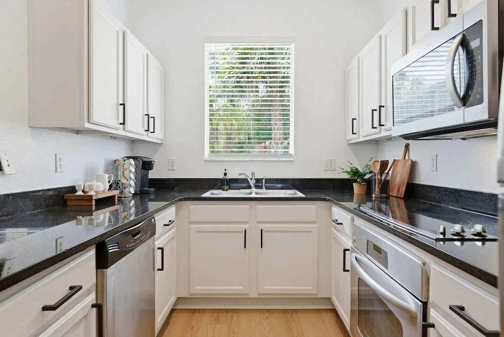 Modern Family 4BR Townhome Near Disney in Orlando 2752