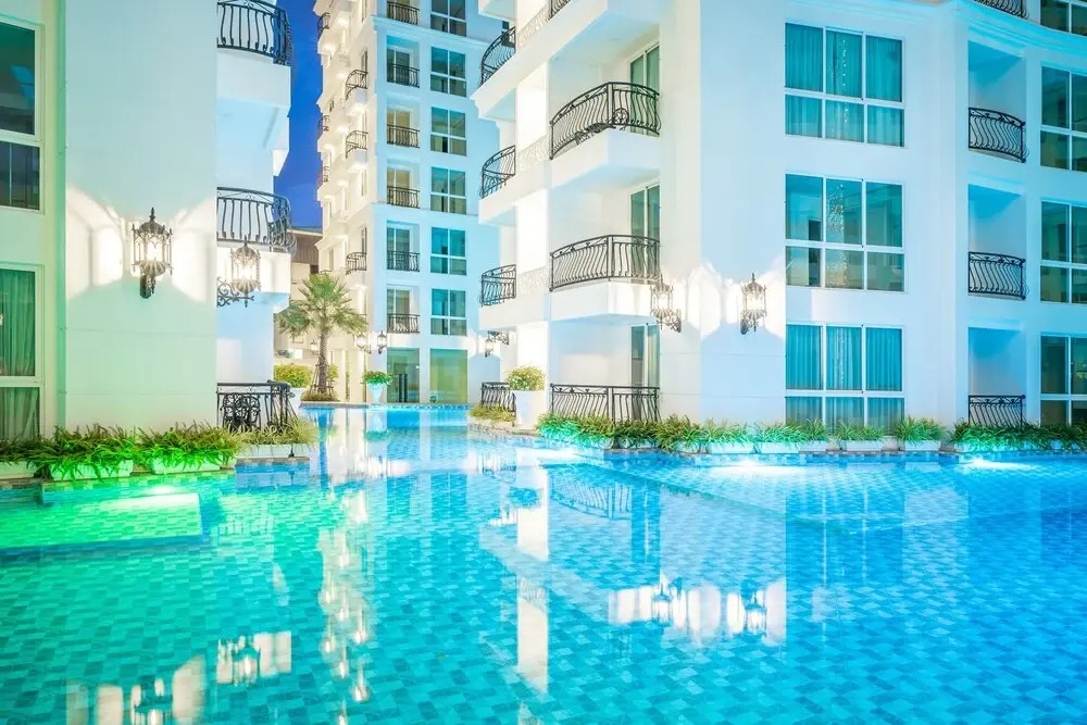 Modern 1 Bedroom Condo D619