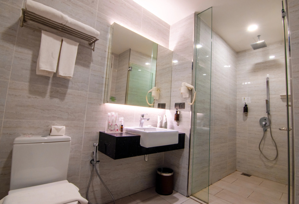 Hompton Hotel by the Beach