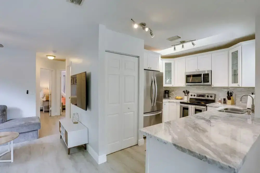 Jupiter Townhome w/ Patio & Yard ~ 6 Mi to Beach!