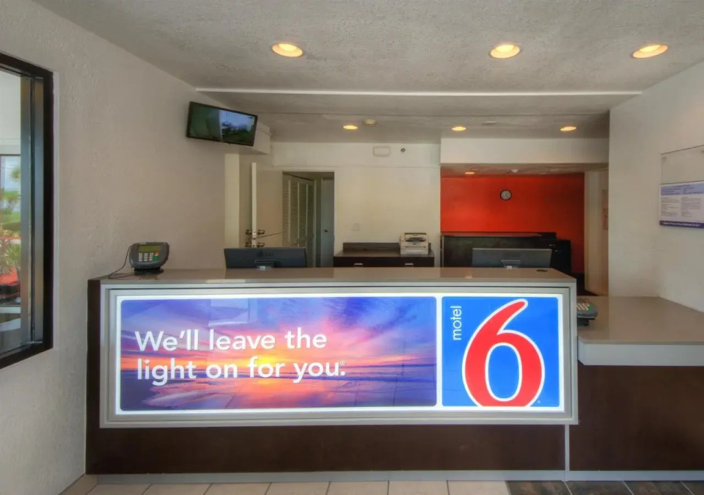 Motel 6-Bradenton, FL