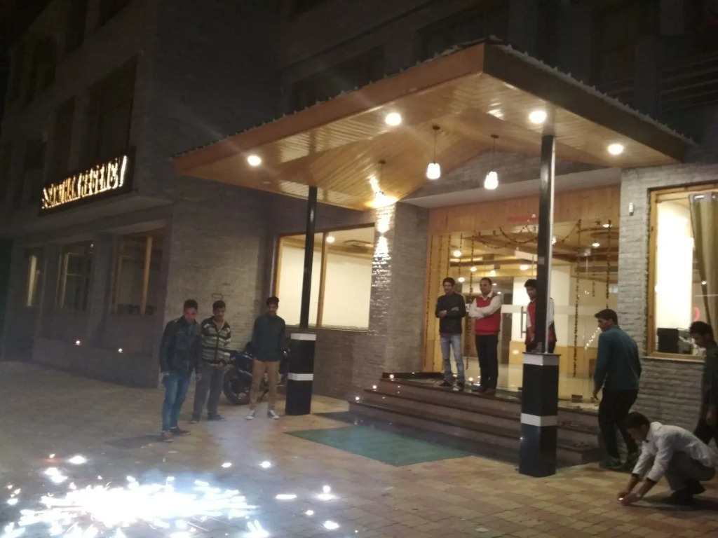 Sarthak Regency,Rangri, Manali,HP,Just 1 kms from Volvo parking