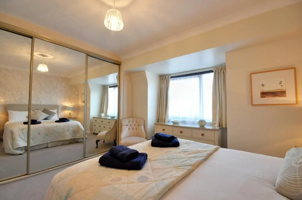 Blue Swell in Poole With 3 Bedrooms and 3 Bathrooms