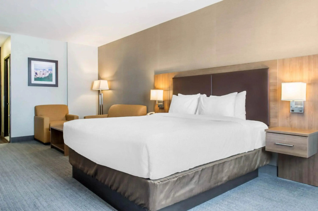 Quality Hotel Dorval Aeroport