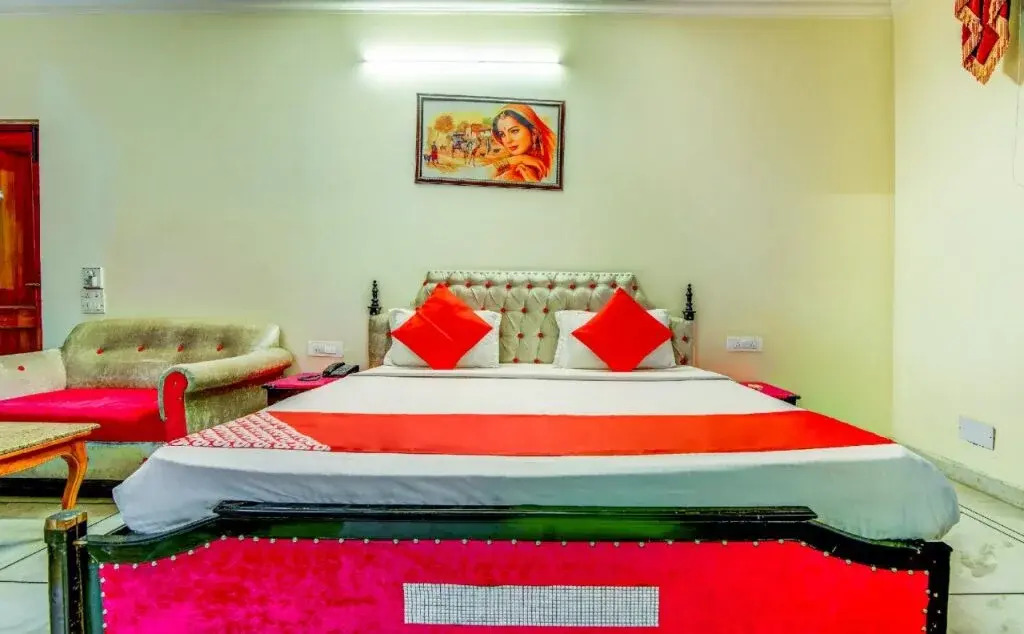 Hotel Rahul Palace By Golden Tree at Karol Bagh