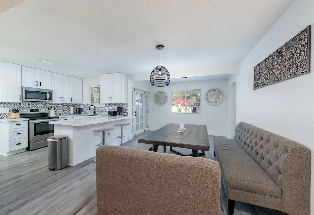 Sweet Memories On Alan Lane 4 Bedroom Home by Redawning