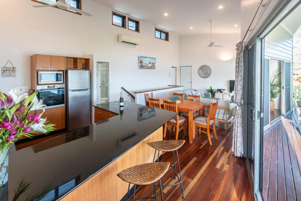 Casuarina 18 Hamilton Island Ocean Views, Golf Buggy & transers