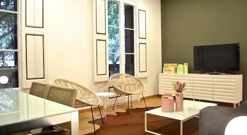 KM Rocafort Apartment
