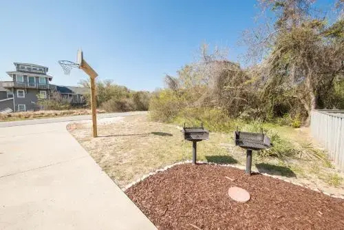 Casa Bella - Duck, Bayberry Bluffs, Ocean View, 500 Yds to Beach, Pool, Hot Tub, Playset, Pets OK