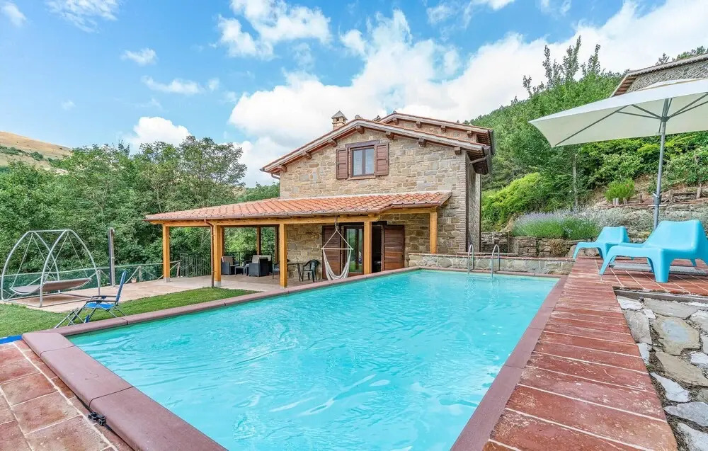 Awesome Home in Gubbio -pg- With 2 Bedrooms and Outdoor Swimming Pool