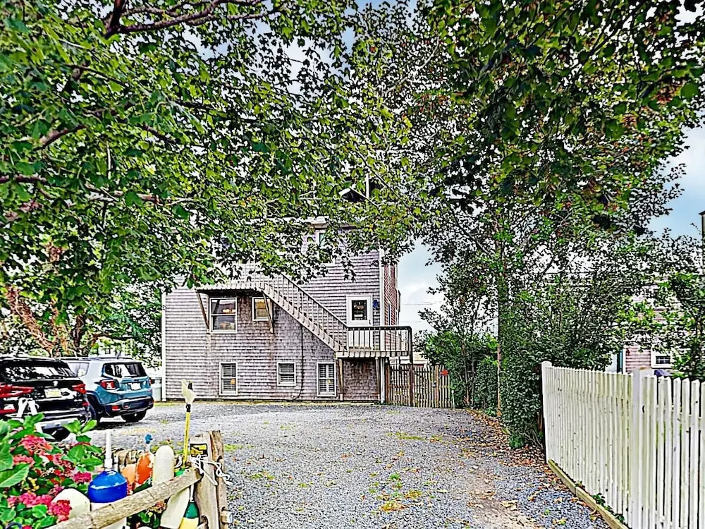 New Listing! Serene East End : Steps To Sand 3 Bedroom Condo