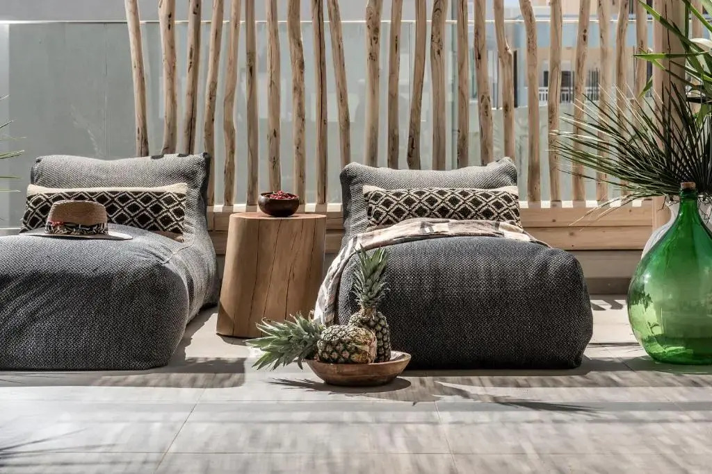 Khroma Luxury Suite 2 Beach front apartment