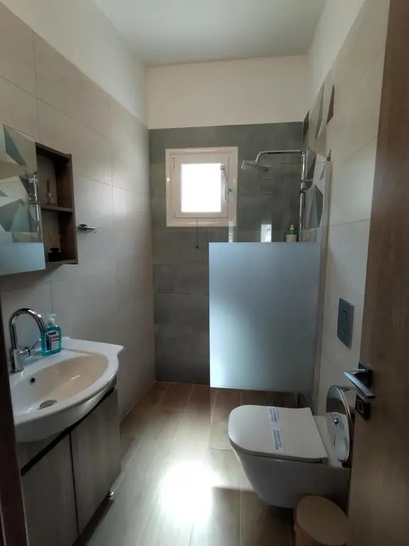 Wood & White apartment in historic center with 2 bedrooms