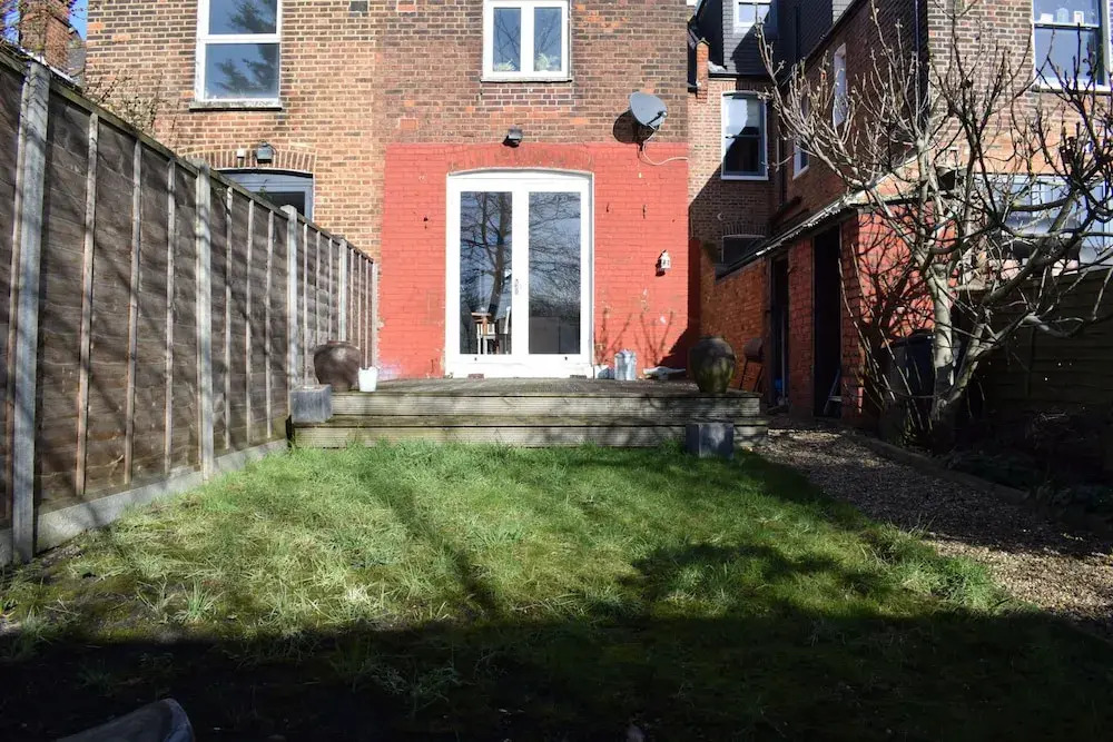 1 Bedroom Garden Flat in North West London
