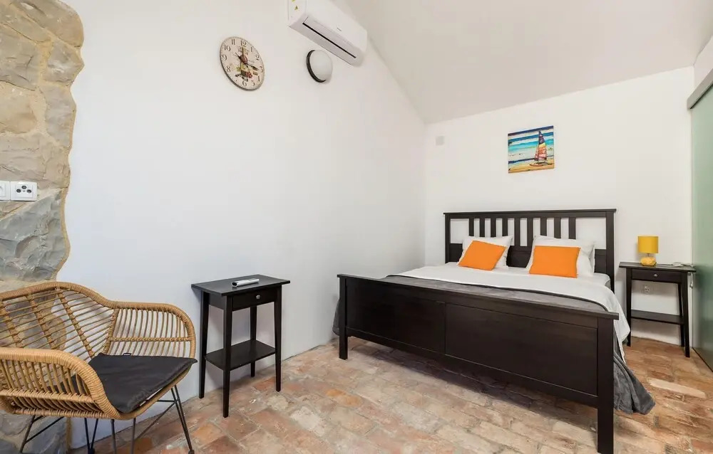 Amazing Home in Novalja With 5 Bedrooms and Wifi