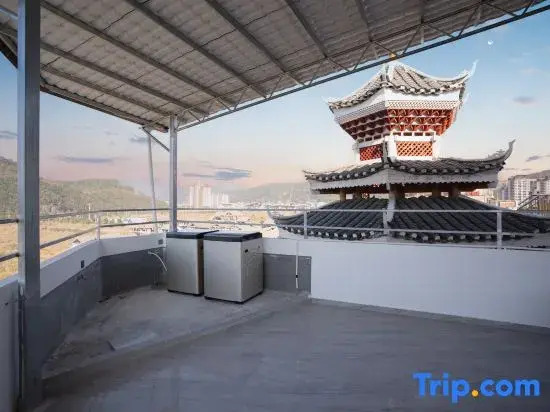 Jinyunge Hotel (Zhaoxing Congjiang High-Speed Railway Station)