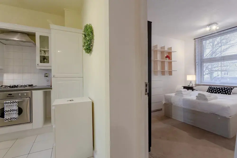 2 Bedroom Apartment in Wapping