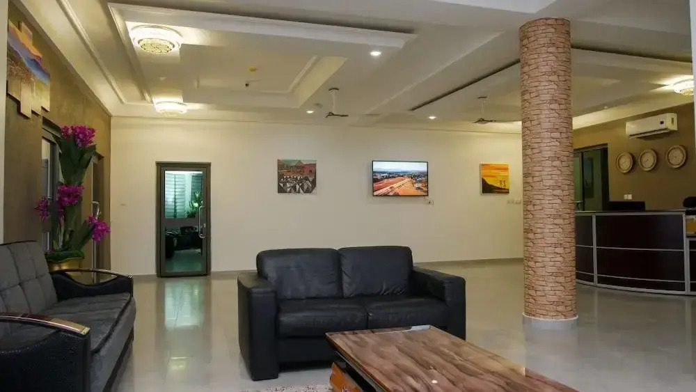 Ganass Hotel