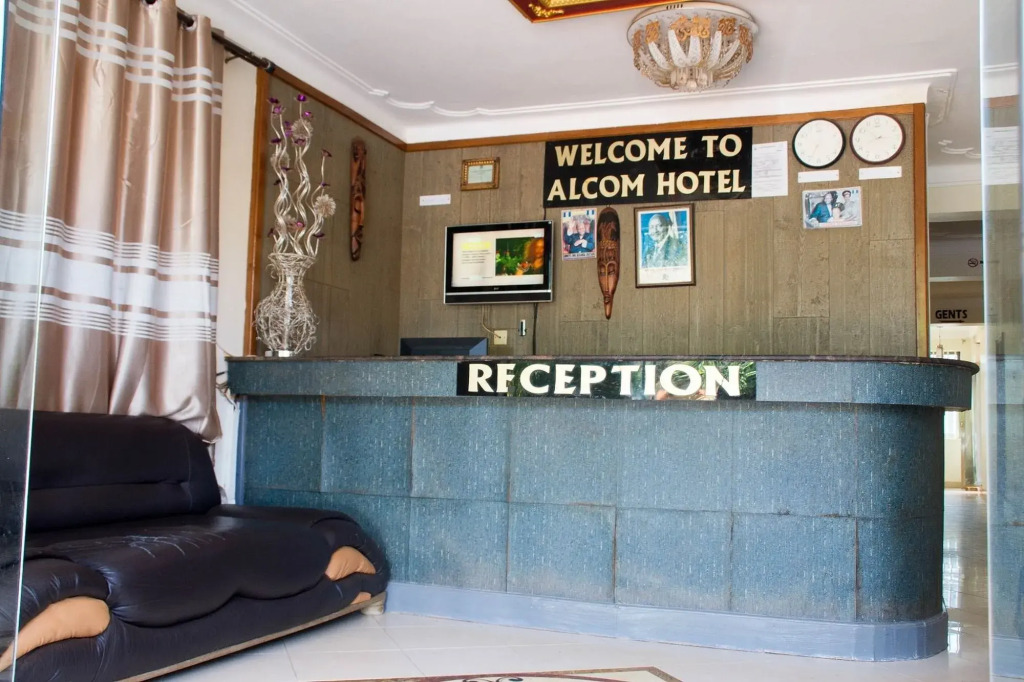 Alcom Hotel