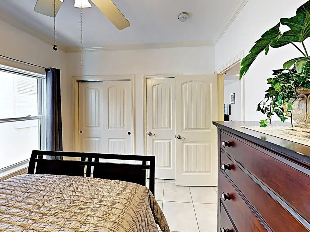 New Listing! Updated W/ Pool, Walk To Beach 2 Bedroom Condo