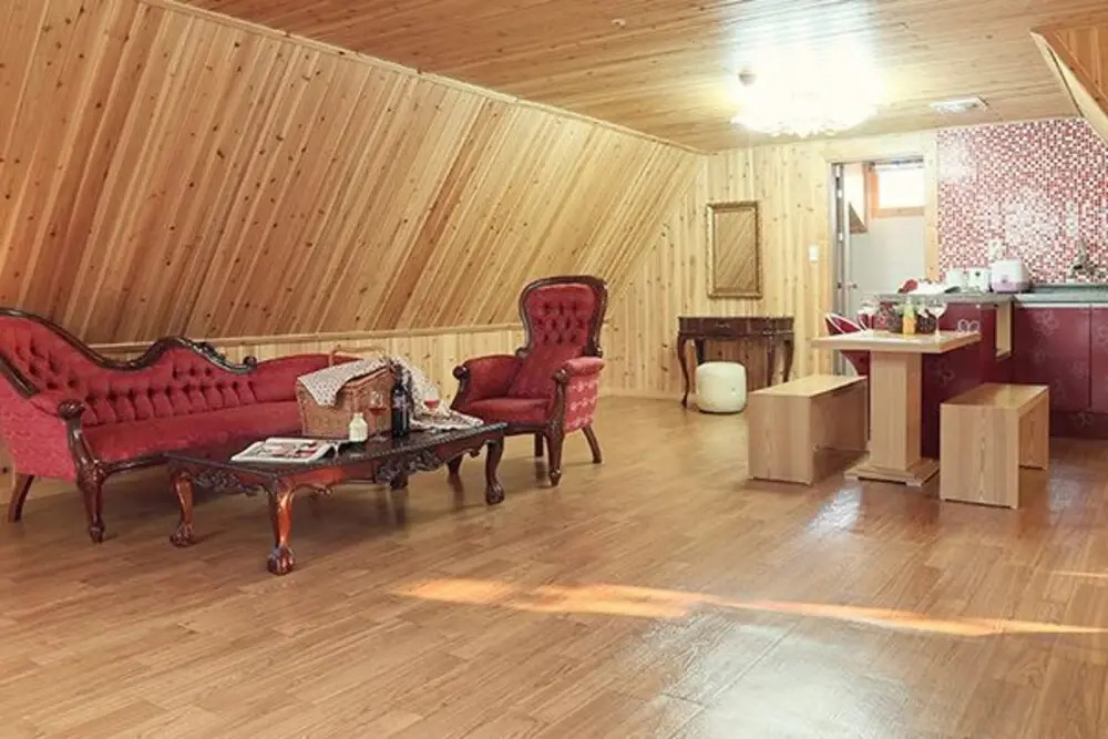 Gyeongju Epilogue Pension (Spa Karaoke, Netflix Available)