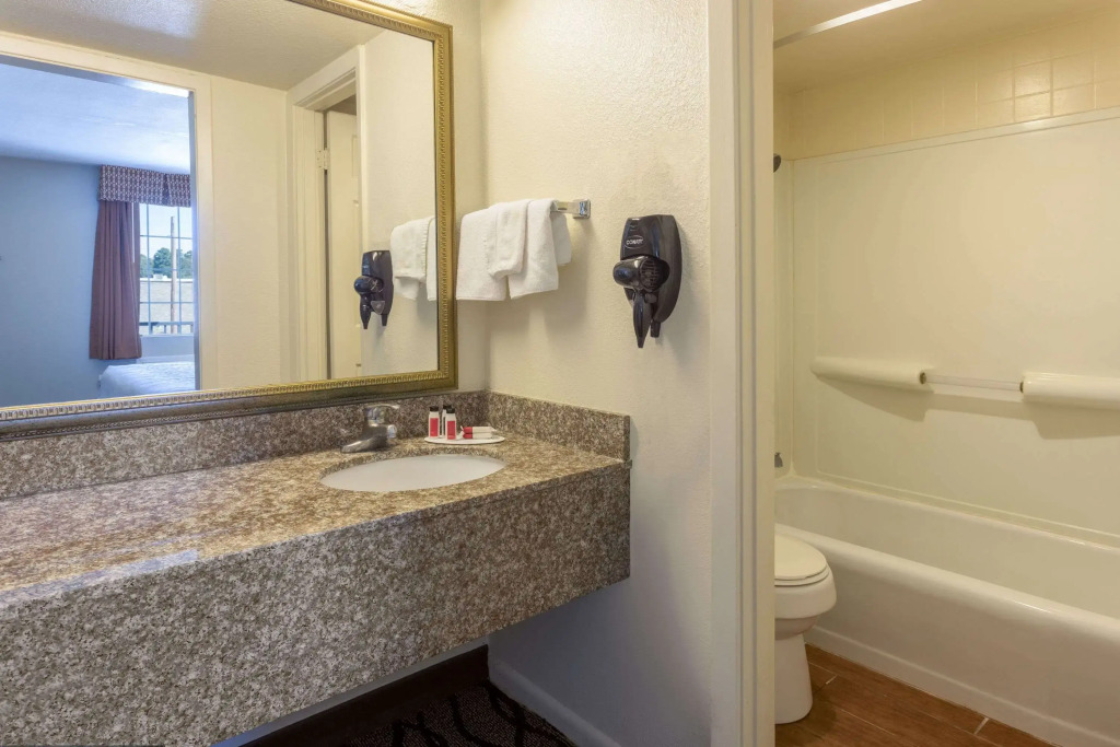 Days Inn by Wyndham Leesville
