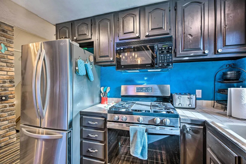 Family-friendly Red River Retreat w/ Deck!